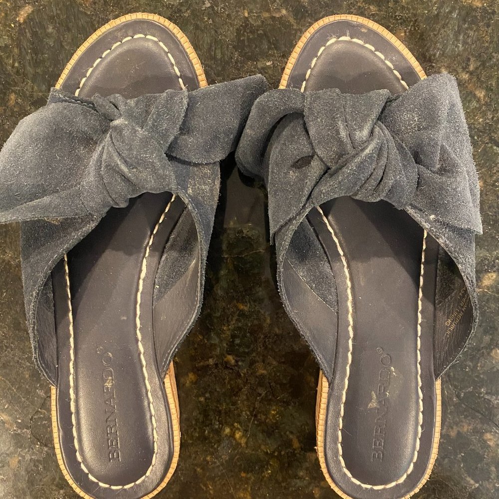 Bernardo suede slip on shoes sz.7 1/2